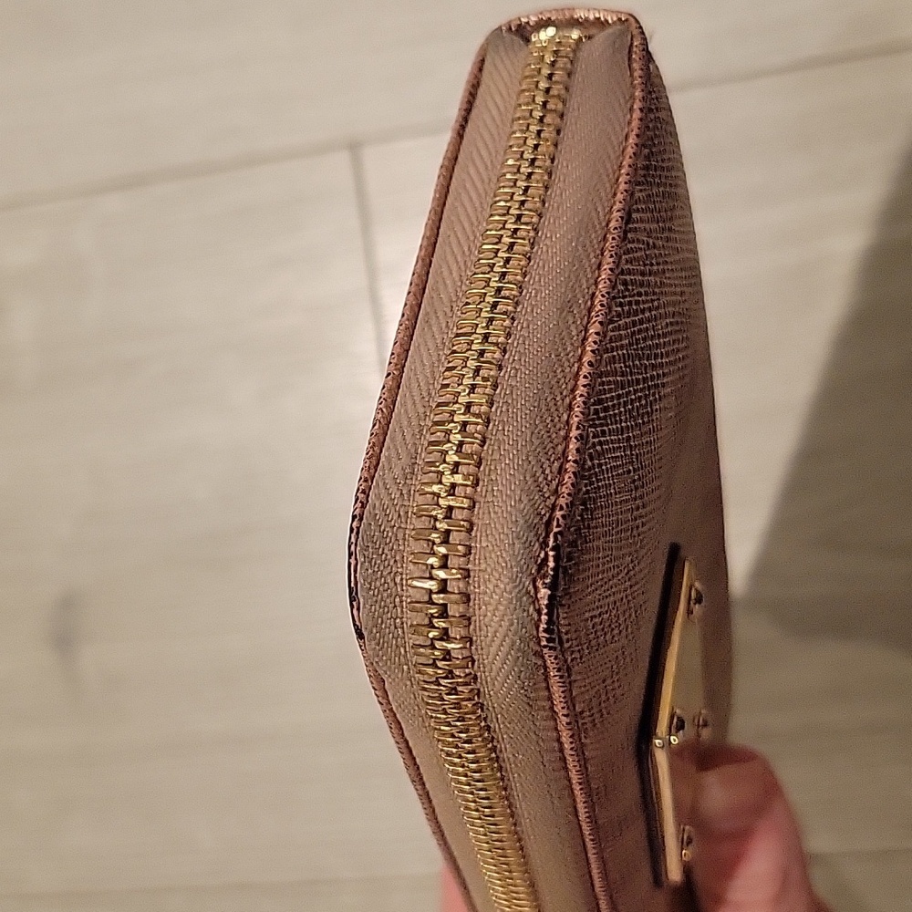 Michael Kors Wristlet/Wallet - Picture 4 of 10